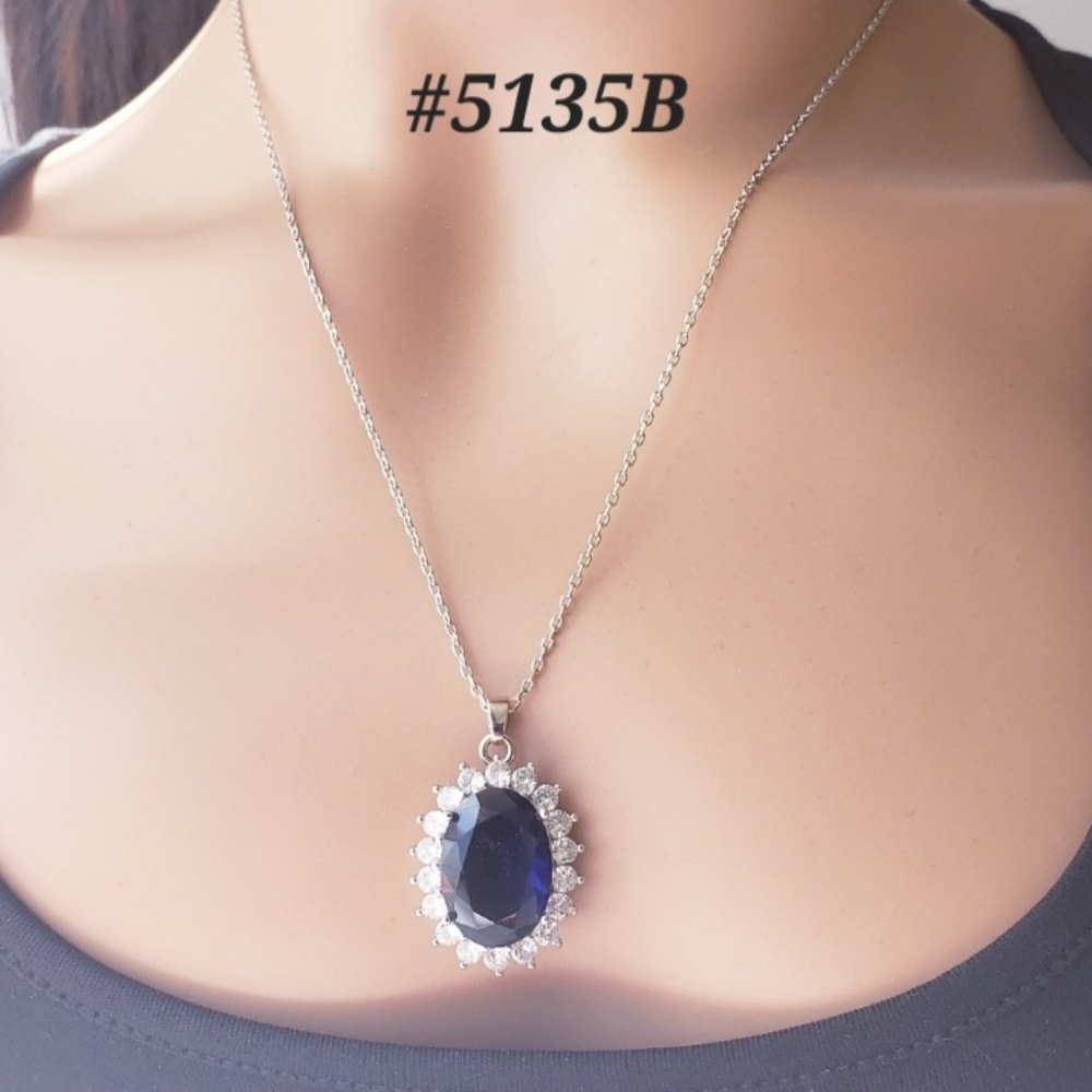 💟🤍New! Simulated Sapphire & Diamond Necklace